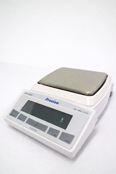 High precision balance